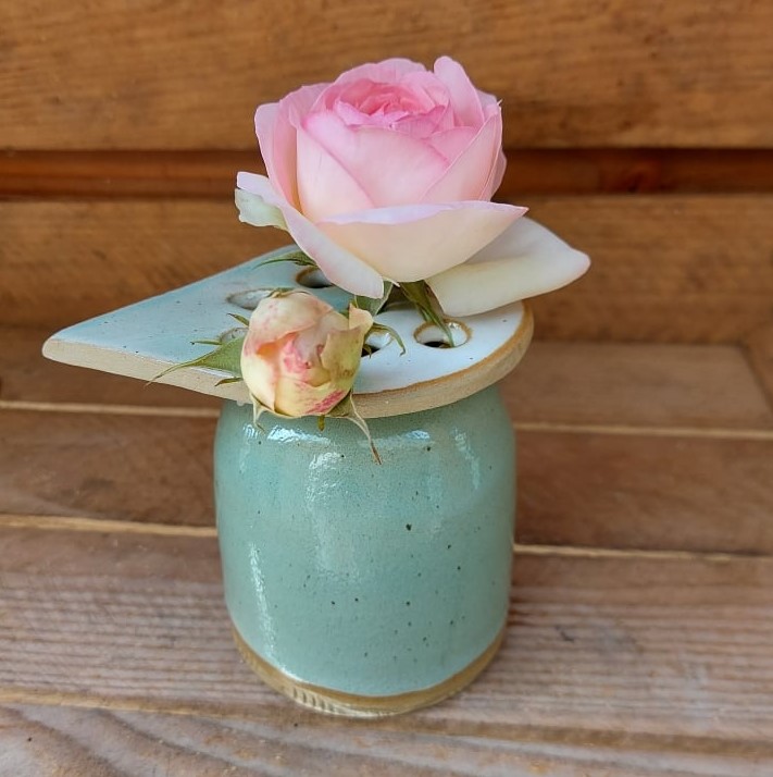 Pique fleur à poser sur pot ou vase ou verre